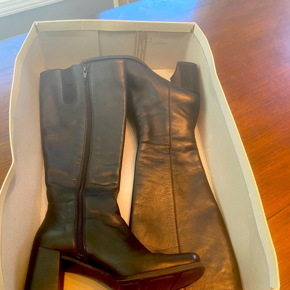 Amanda Smith size 5 1/2 Black Boots
